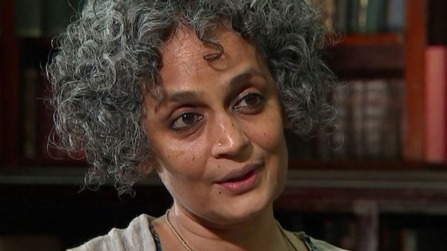 Communist Arundhati Roy Peddled Fake news on Gulbarg Society Incident ...